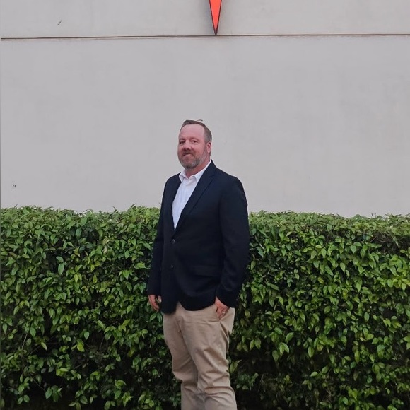 Meet your Posher, Josh - Picture 2 of 4